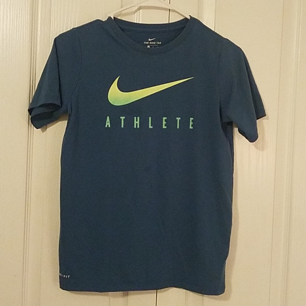 Nike Boys Shirt Large